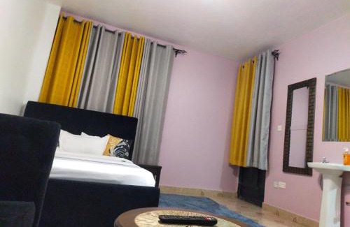 Kiambu Cama Y Desayuno | Sparkle King