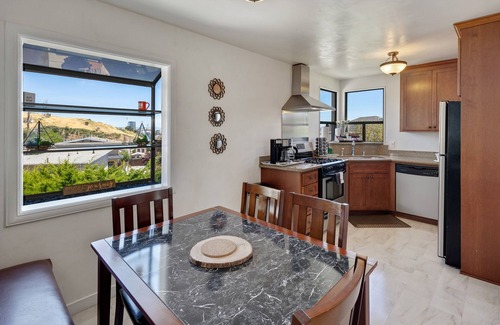 Paradise Valley Apartamento | Casa de 3 dormitorios cerca de SF / SFO / CalTrain / BART + Aparcamiento gratuito y WiFi
