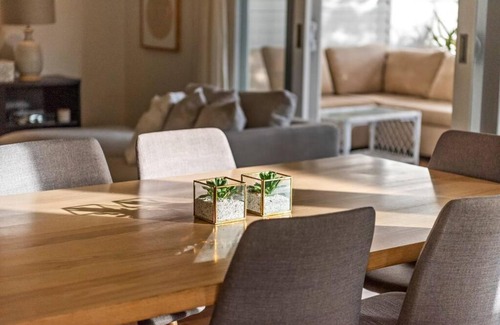Shellharbour Casa | SPARKLING NEW HOLIDAY HOME / SHELLHARBOUR