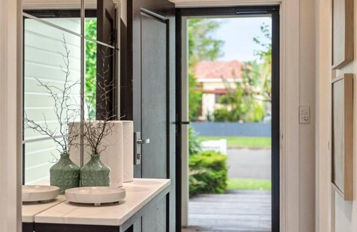Shellharbour Casa | SPARKLING NEW HOLIDAY HOME / SHELLHARBOUR