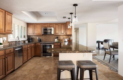Buenavante Casa | Sparkling Pool, Poker Table, and Relaxation at Sweetwater