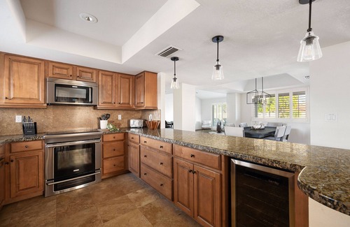 Buenavante Casa | Sparkling Pool, Poker Table, and Relaxation at Sweetwater