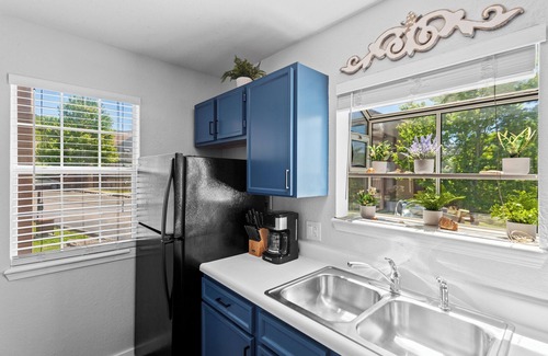 Branson Condominio | Sparkling Renovated Unit, New Owners! Right by SDC!