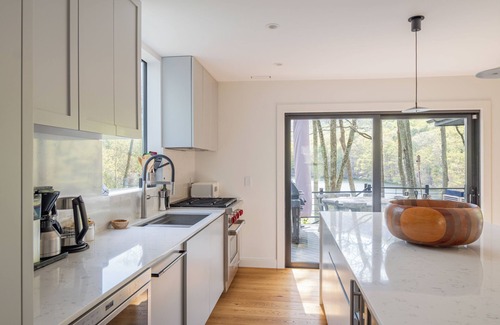 New Paltz Casa | Sparkling Ridge: Private Lake + Stunning Views