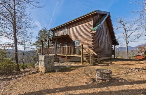 Lake Lure Cabina | Sparrow's Nest 2 Bed Cabin located in Peaceful Gated Community with lake access