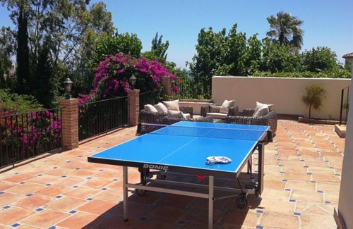 New Golden Mile Villa | Espaciosa villa de 5 dormitorios, recientemente renovada, cerca de las playas y Puerto Banús