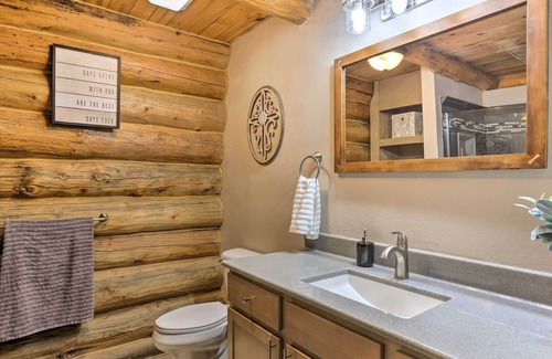 Spearfish Cabina | Spearfish Cabin w/ Furnished Deck & Gas Grill