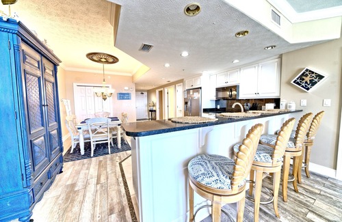 Lower Grand Lagoon Condominio | Special 20% off/day 30% off/wk Aug10-28- Treas Island 2BR Condo. 2 king Beds