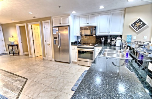 Lower Grand Lagoon Condominio | Special 20% off/day 30% off/wk Aug10-28- Treas Island 2BR Condo. 2 king Beds