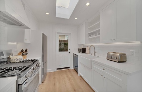 Laguna Beach Cabaña | LOVELY DESIGNER COTTAGE - 2 MINUTE WALK TO BEAUTIFUL BEACHES!