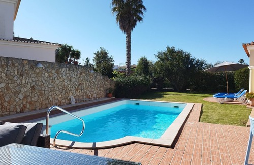 Luz Villa | Special detached family Villa, own pool, BBQ kitchen, huge garden near Luz Beach