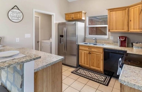 Weatherford Casa | Special Downtown Offer- 3rd Night Free!!