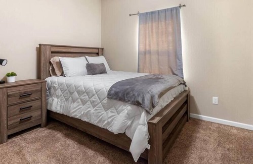 Weatherford Casa | Special Downtown Offer- 3rd Night Free!!