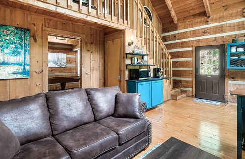 Gatlinburg - Pigeon Forge Cabina | Special! Hot Tub | Grill | Game Room | Fire Pit