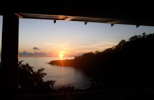 Robins Bay Villa | Nido de amor, Strawberry Fields Together! Beach Cottage