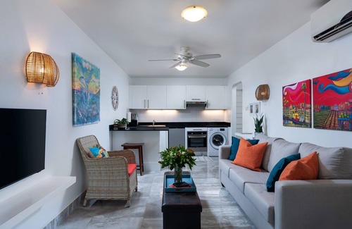 Folkestone Apartamento | bougainvillea, Ixora, boutique complex in Holetown