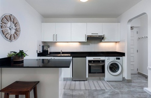 Folkestone Apartamento | bougainvillea, Ixora, boutique complex in Holetown