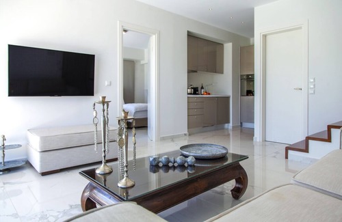 Pondi Villa | Ofertas especiales 2020: Villa moderna O con impresionantes vistas y piscina privada