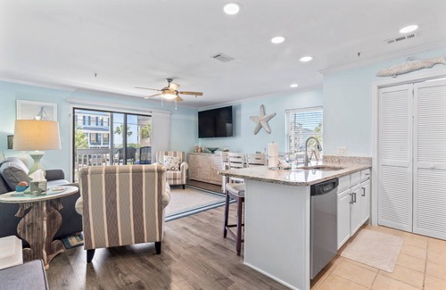 Surfside Beach Condominio | Summer Condo Special Rates! New Renovated 2 bedroom oceanview condo in Surfside!