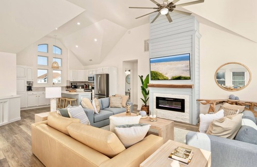 Salvo Casa | Special Sale! NEW Luxury Oceanfront 6BR, Heated Pool, Hot Tub, Game Room