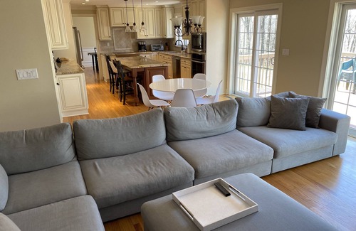 Madison Casa | Special winter rates CT home close to beaches, parks, hikes, local skiing