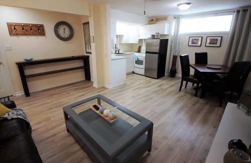 Barrie Apartamento | Specious Executive Apartment Minutes from Barrie Waterfront parks