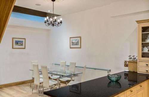 Kensington Casa | Specious Family Kensington 5-Bed House Sleeps 12