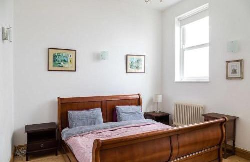 Kensington Casa | Specious Family Kensington 5-Bed House Sleeps 12