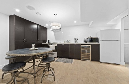 Burlington Apartamento | Specious & fully Private studio apt with laundry