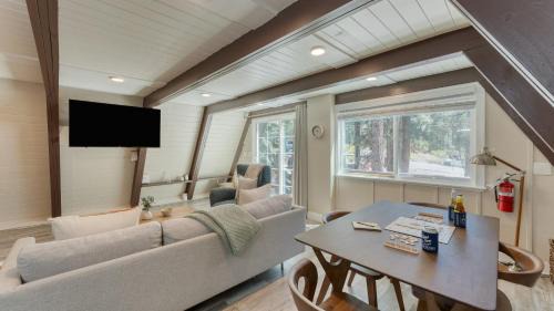 Kings Beach Casa | Speckled by AvantStay Modern Interior 0.5mi to Lake