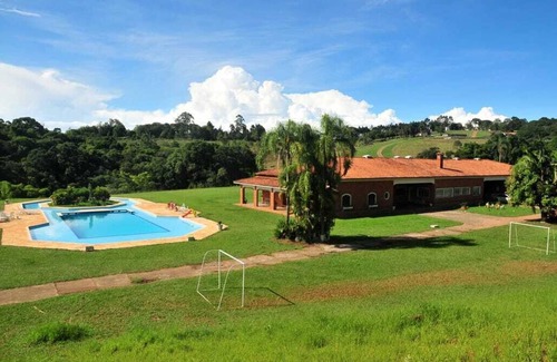 Cabreuva Casa | Sitio espectacular - 10 suites - Piscina de borde poco profundo, salón de baile y lago