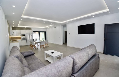 Chiclana de la Frontera Villa | Espectacular villa Mykonos para 16 personas, moderna con aire acondicionado