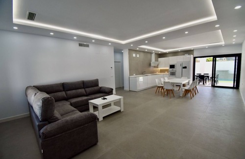 Chiclana de la Frontera Villa | Espectacular villa Mykonos para 16 personas, moderna con aire acondicionado