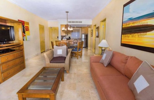 Colonia El Progreso Apartamento | Spectacular 2BD Beachfront Condo in Villa del Arco