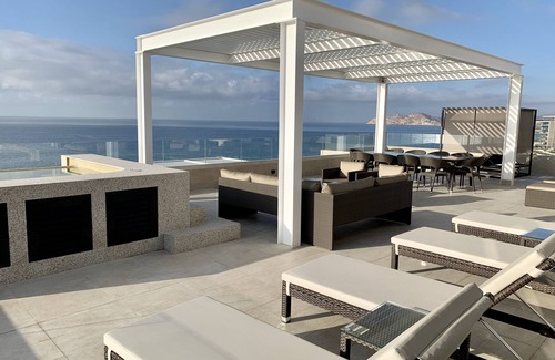 San Jose del Cabo Condominio | Spectacular 3 bedroom PH condo with massive terrace and panoramic ocean views .