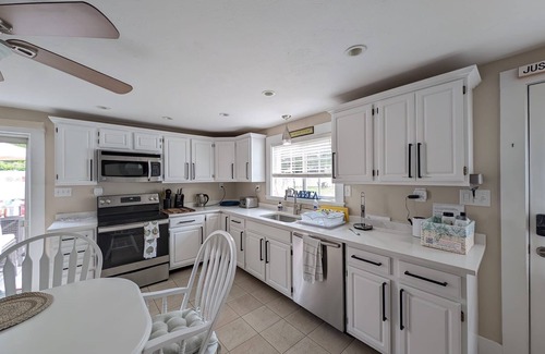 Hyannis Casa | Spectacular 4 Bedroom House in Hyannis, HEATED Pool, Playground&Basketball court