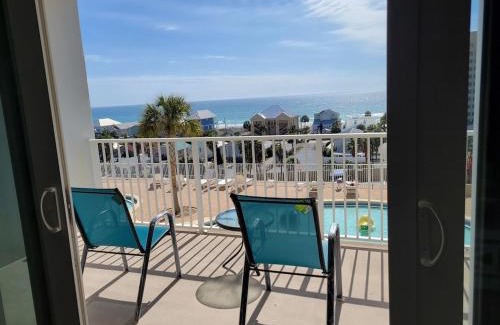Panama City Beach Apartamento | Spectacular 5th Floor Gulf View Condo in Panama City Beach, just steps away from the beach