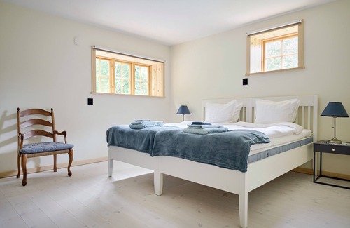Mariefred Otro | Spectacular 6-bed house in beautiful manor park