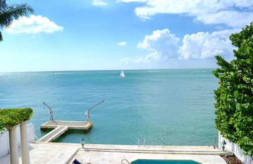 Key Biscayne Villa | Spectacular 6 bedrooms waterfront in the exclusive island of Key Biscayne