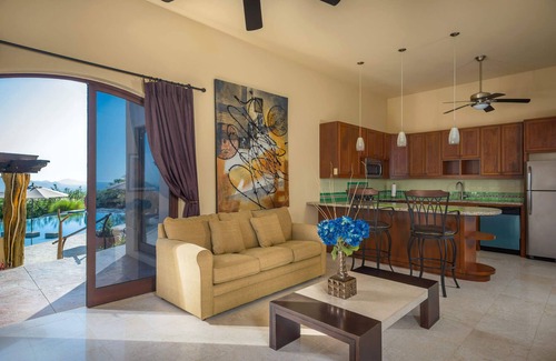 Cabo San Lucas Villa | Espectacular casa de 7 dormitorios con WiFi, aire acondicionado, piscina infinita, pozo de fuego + ¡Más!