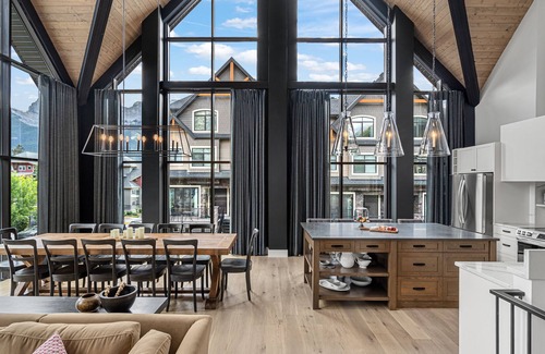 Canmore Casa | Spectacular 8-BDRM, 8-BATH Mountain Retreat!