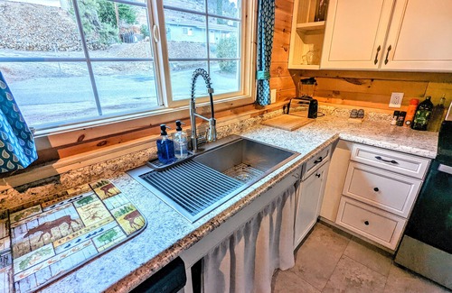 Wofford Heights Casa | Spectacular A-Frame, epic views! "Wild Elk Sleepover".