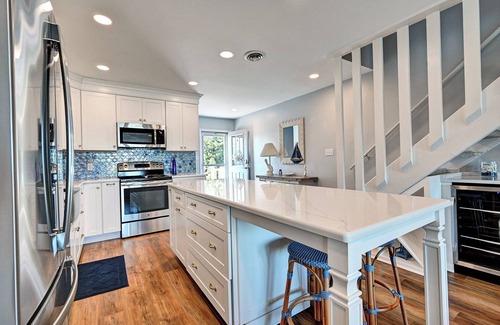 Fenwick Landing Casa | Spectacular Bay Views Near Fenwick Island - 3BR Coastal Retreat! Community Pool, WIFI, Beach Town, Shopping and Restaurants!