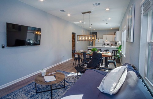 Eastside Promise Neighborhood Cabaña | Spectacular Brand New 4br/2.5ba Near DT/ Riverwalk