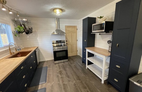 Bull Mountain Casa | Spectacular Choice: Sleeps 6, Your Dog Welcome Too