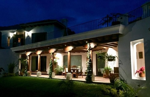 Antigua Guatemala Casa | Una espectacular villa ecológica estilo colonial antigüeño