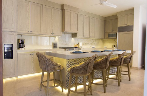 San Jose del Cabo Villa | Spectacular Estate Close to Beach, 7 Bedrooms, Gorgeous Villa!