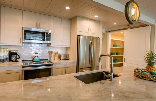Kahana Casa | Spectacular, fully renovated 3-Bedroom Oceanfront Townhome in Kahana