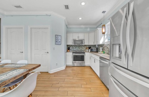 Bahama Beach Casa | Spectacular Gulf View Beach House- Private Pool, Sleeps 12