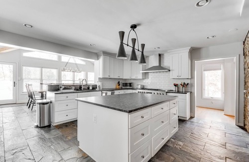 Lakeview Casa | Spectacular Home : Horse, Bike and Wine Country